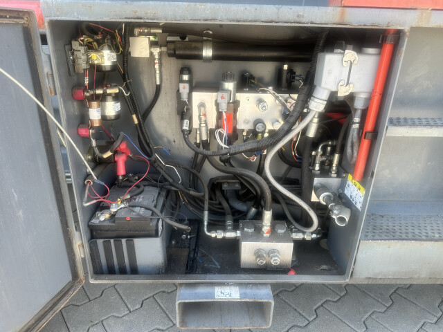 Nacela Skyjack SJ9250 - 2016 / 15,2 m Inaltime / Scena L 4250+1720 l 1820 Nacela Skyjack SJ9250 - 2016 / 15,2 m Inaltime / Scena L 4250+1720 l 1820