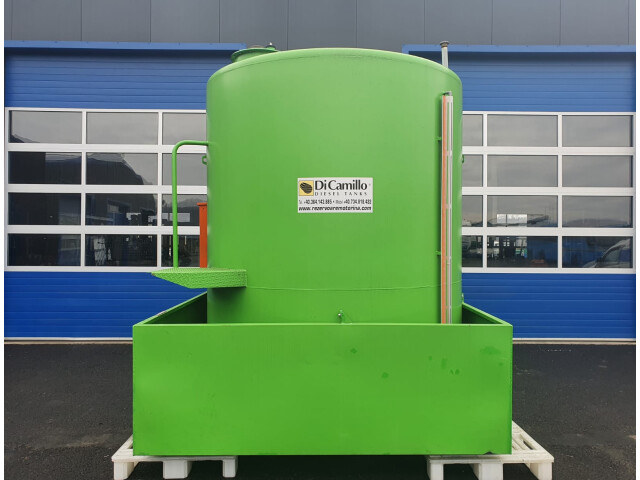 Rezervor 9000 L vertical cu caseta NOU Rezervor 9000 L vertical cu caseta NOU