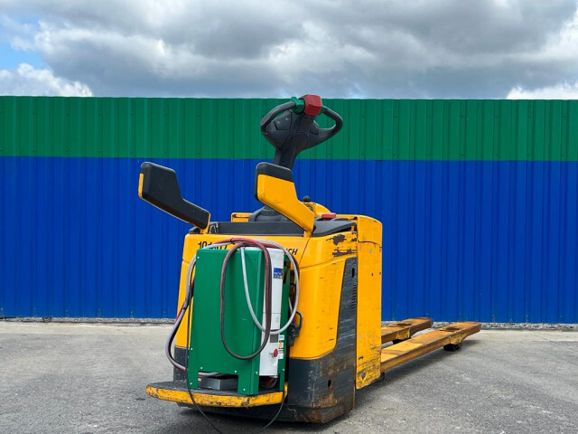 Transpaleta Electrica Jungheinrich ERE 225, 2012-2015, Cu Incarcator, Fabricat In Germania, 2 bucati. Transpaleta Electrica Jungheinrich ERE 225, 2012-2015, Cu Incarcator, Fabricat In Germania, 2 bucati.