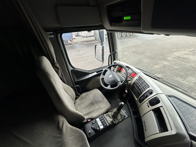 3 Buc. Renault Premium 450 DXI Euro 5 / Retader / Cutie manuala / Clima / 12.2008  3 Buc. Renault Premium 450 DXI Euro 5 / Retader / Cutie manuala / Clima / 12.2008