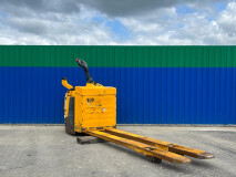 Transpaleta Electrica Jungheinrich ERE 225, 2012-2015, Cu Incarcator, Fabricat In Germania, 2 bucati.